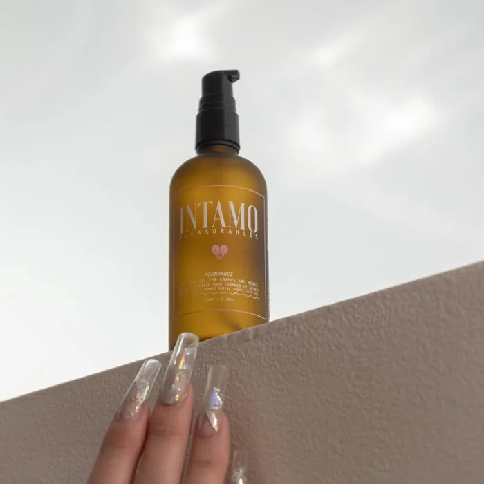 Couples Intamo Moon Dance Soothing Oil For CrampsAches